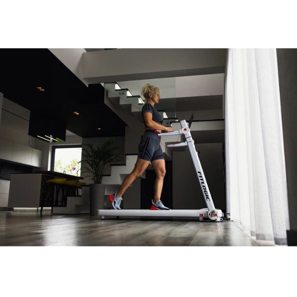 Фото - Бігова доріжка FitLogic T116W